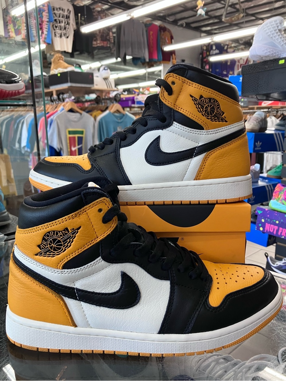 Air Jordan 1 Retro High Taxi Size 9